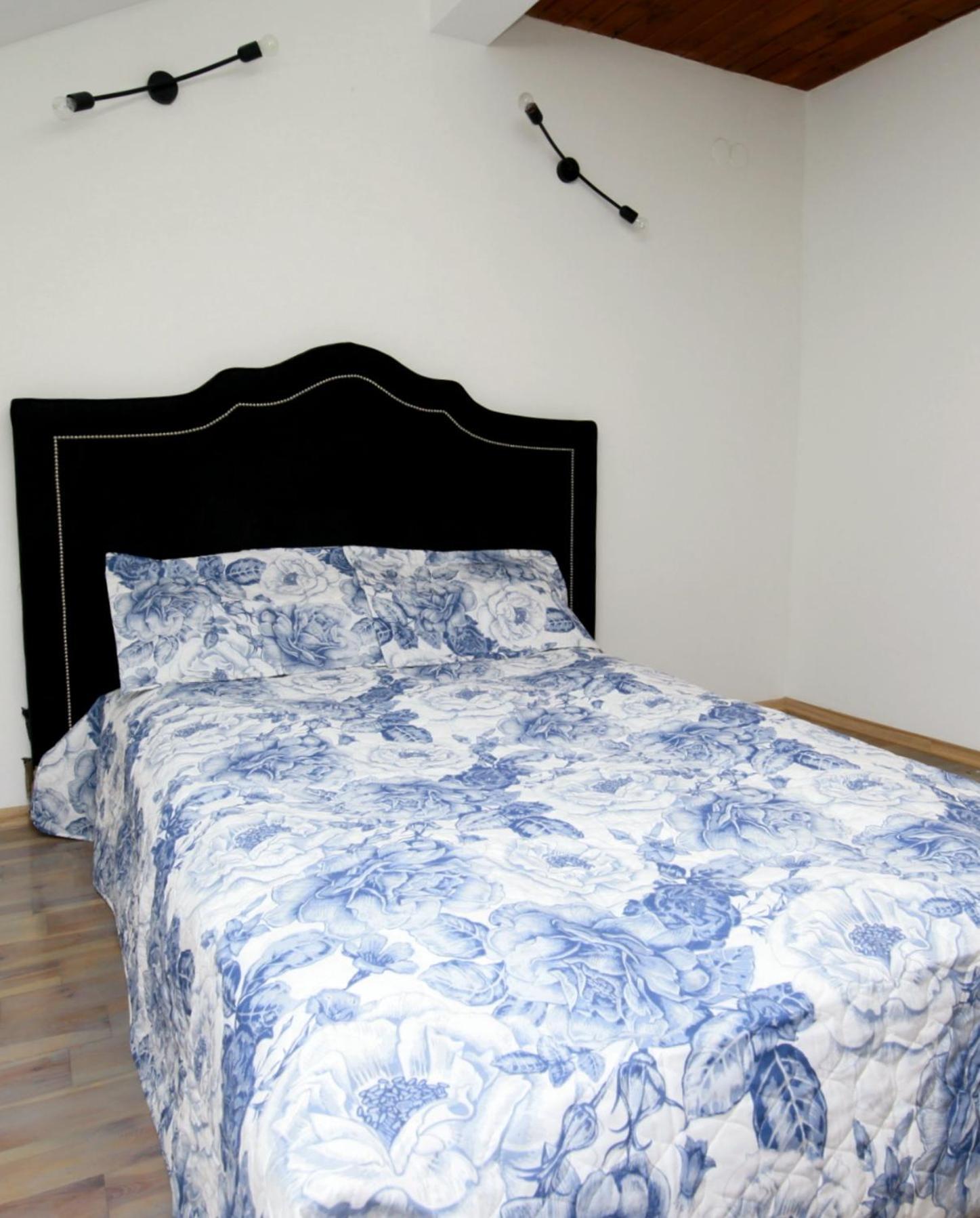 Millanova Apartment Milanowek Екстериор снимка